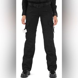 5.11 tactical women’s pants. Size 8, black.